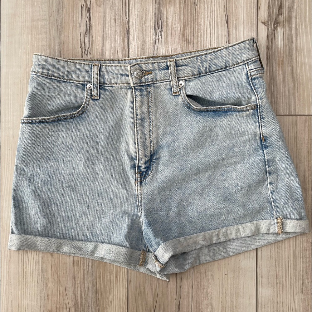 Wild Fable High Waisted Light Blue Jean Shorts. Size 10/30R
